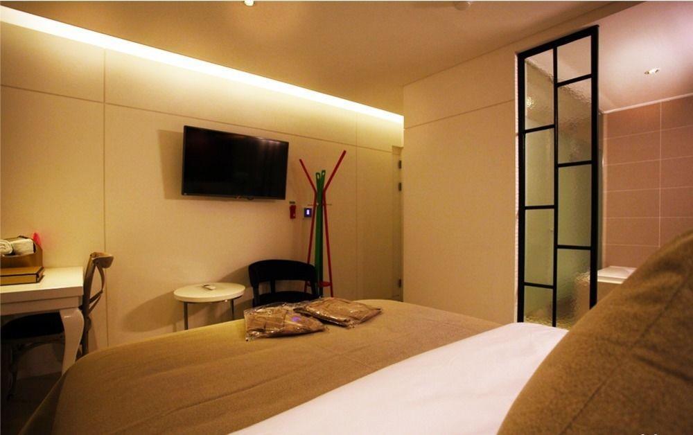 Hotel Myeongjak Chuncheon Bagian luar foto