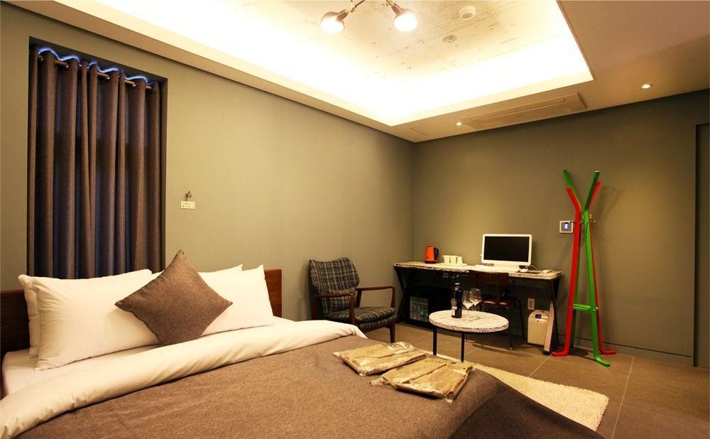 Hotel Myeongjak Chuncheon Bagian luar foto